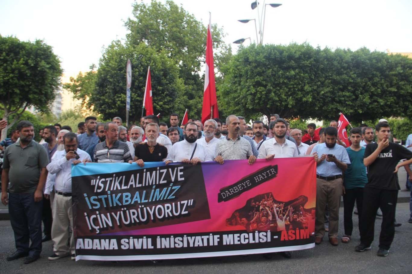 Adanalı STK’lardan ‘Darbeye Hayır!’ yürüyüşü Adanalı STK’lardan ‘Darbeye Hayır!’ yürüyüşü